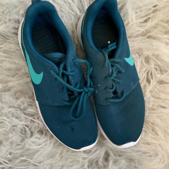 Teal Nike roshes💙 - Picture 2 of 3